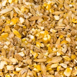 Hühnerfutter kleinstrukturiert